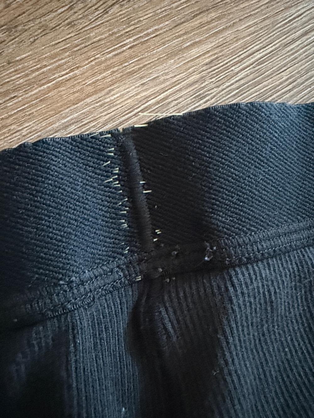SKIMS Cotton Rib Boxer Short Soot - Picture 7 of 7